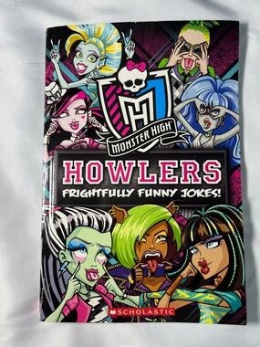 Monster High Howlers Frightfully Funny Jokes Book 2013 Scholastic PB